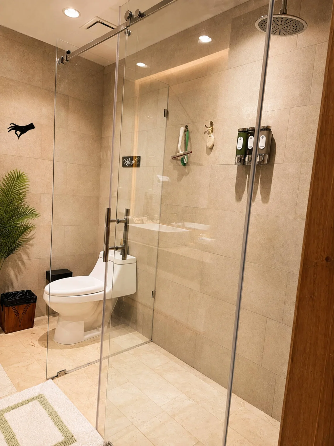 Baño con ducha de cristal
